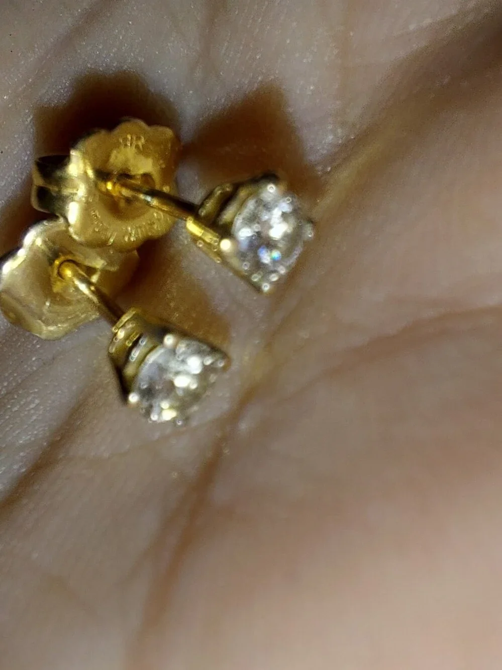 Simply Whispers 14k Gold 1/4 Carat Diamond Stud Earrings